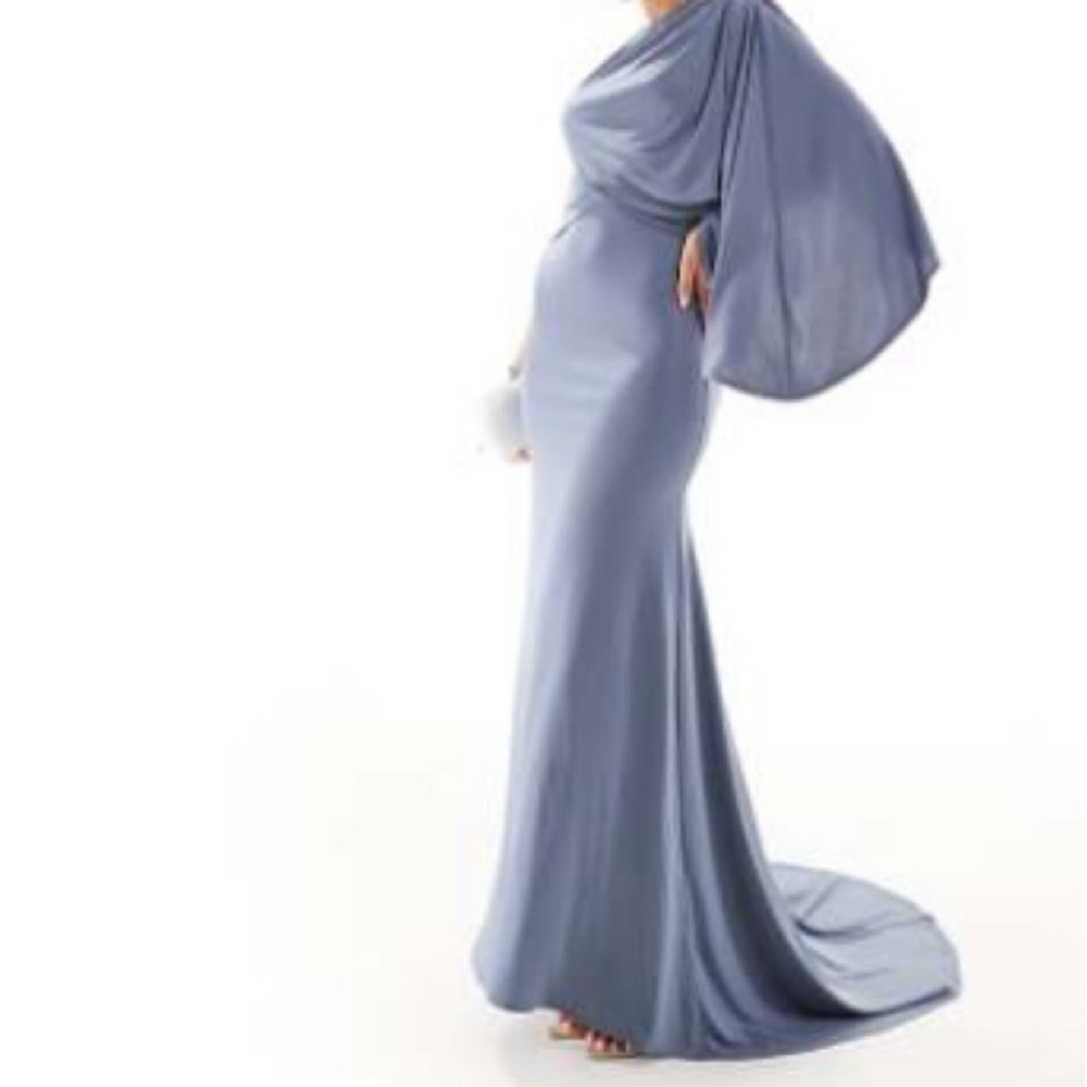 Elegant Blue Evening Gown